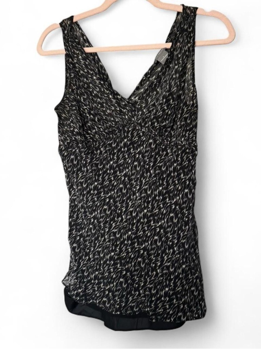 Ann Taylor 100% Silk Sleeveless V-Neck Top Abstract Black White Print Size 6 - Picture 3 of 7